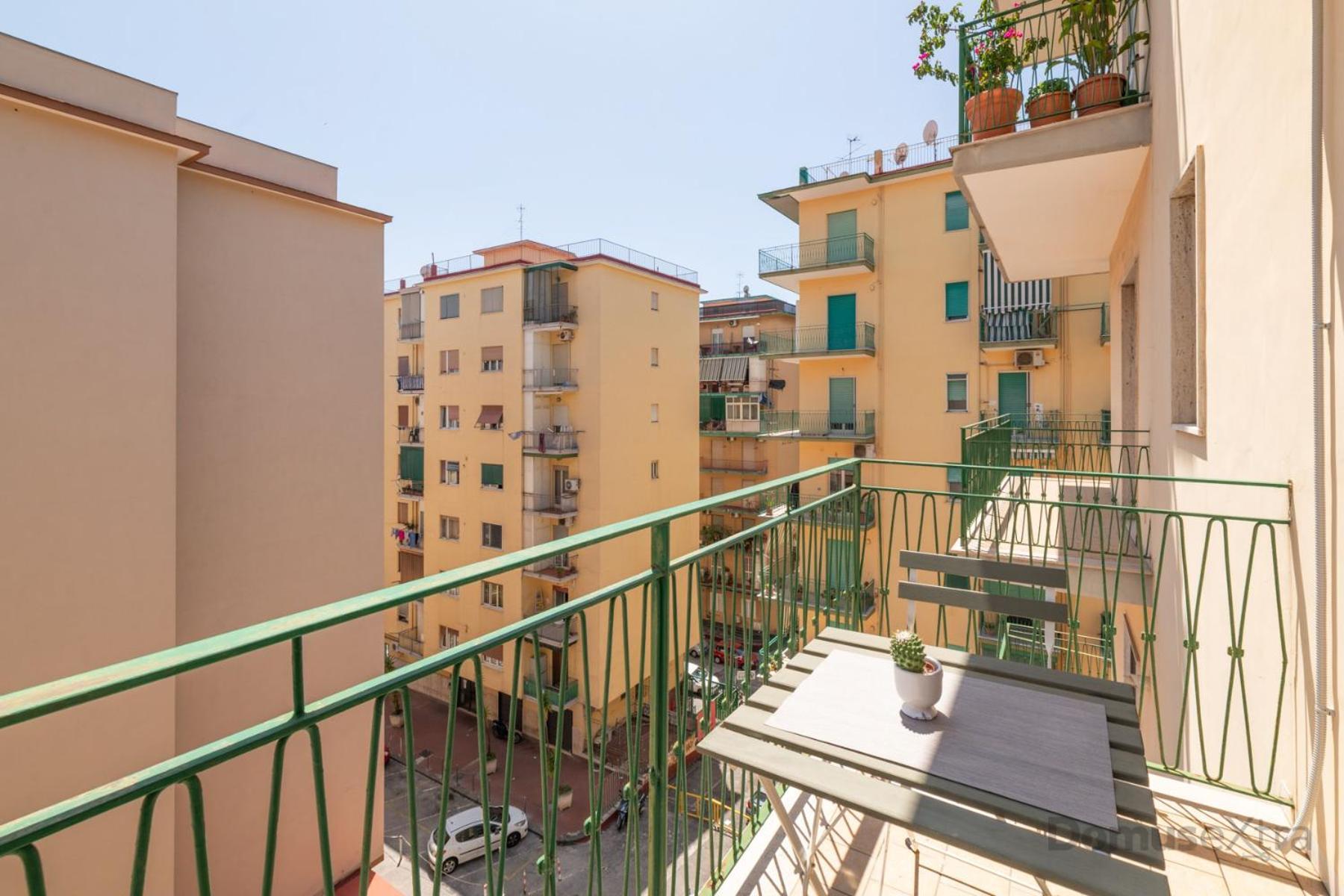 Clara Domus By Domusextra Apartment Naples Luaran gambar