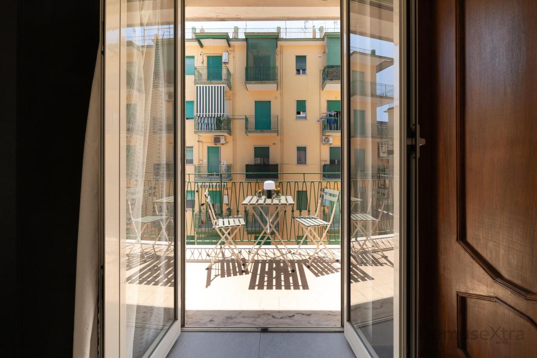 Clara Domus By Domusextra Apartment Naples Luaran gambar