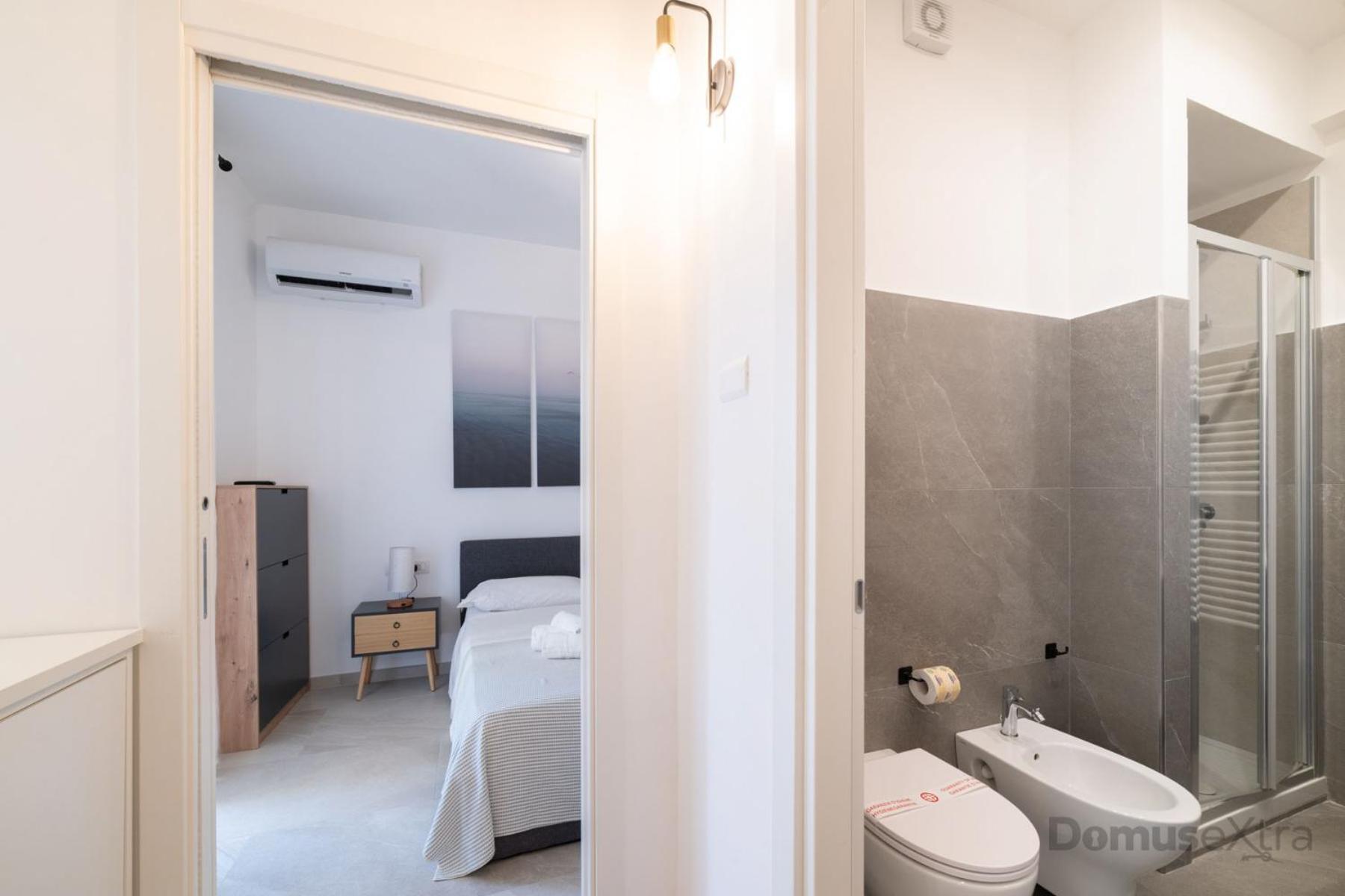 Clara Domus By Domusextra Apartment Naples Luaran gambar